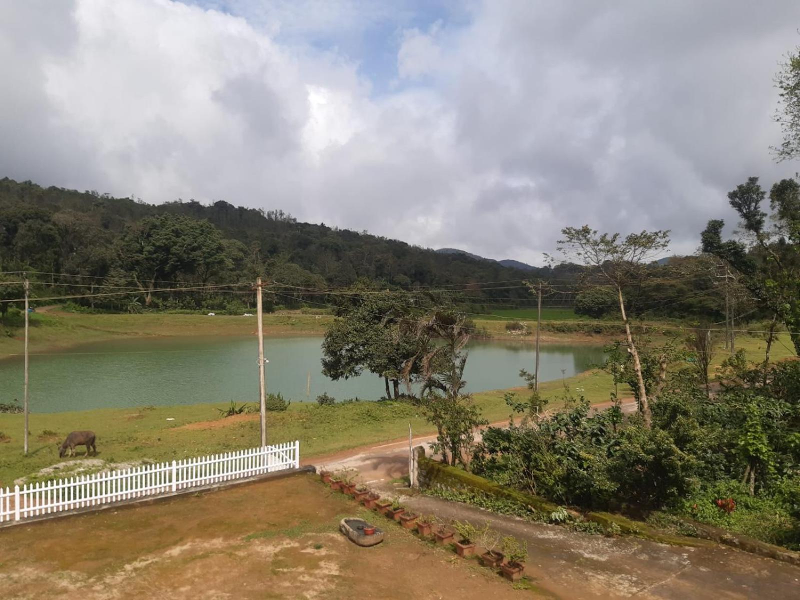 Athena Homestay Somvārpet Esterno foto