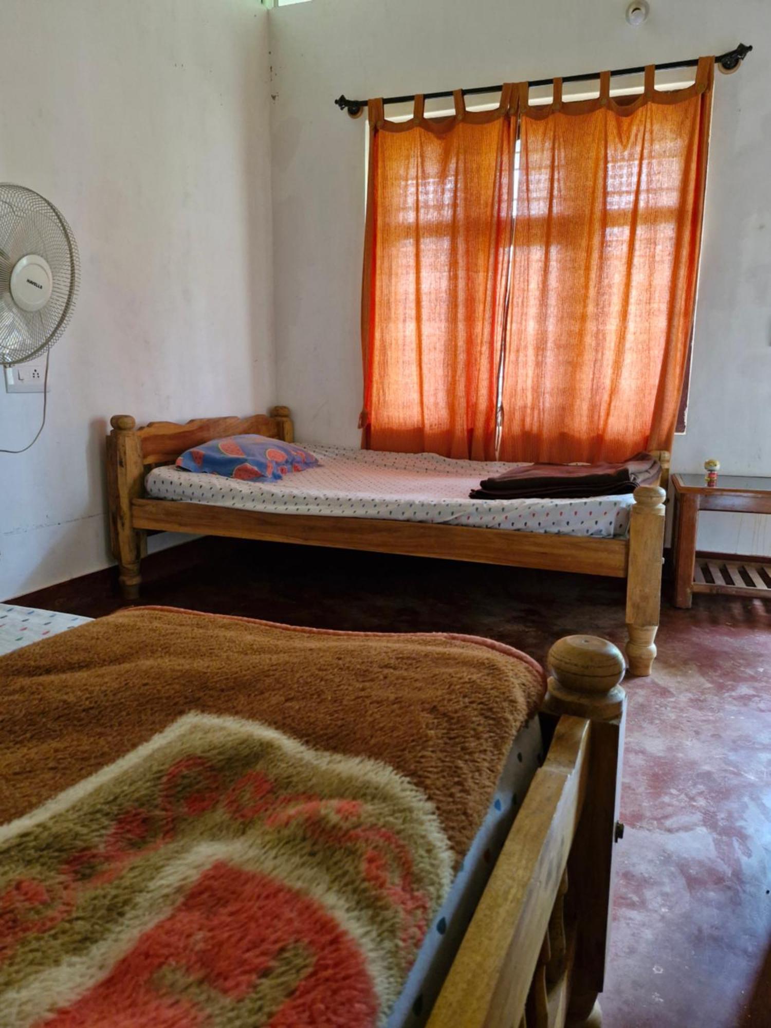 Athena Homestay Somvārpet Esterno foto