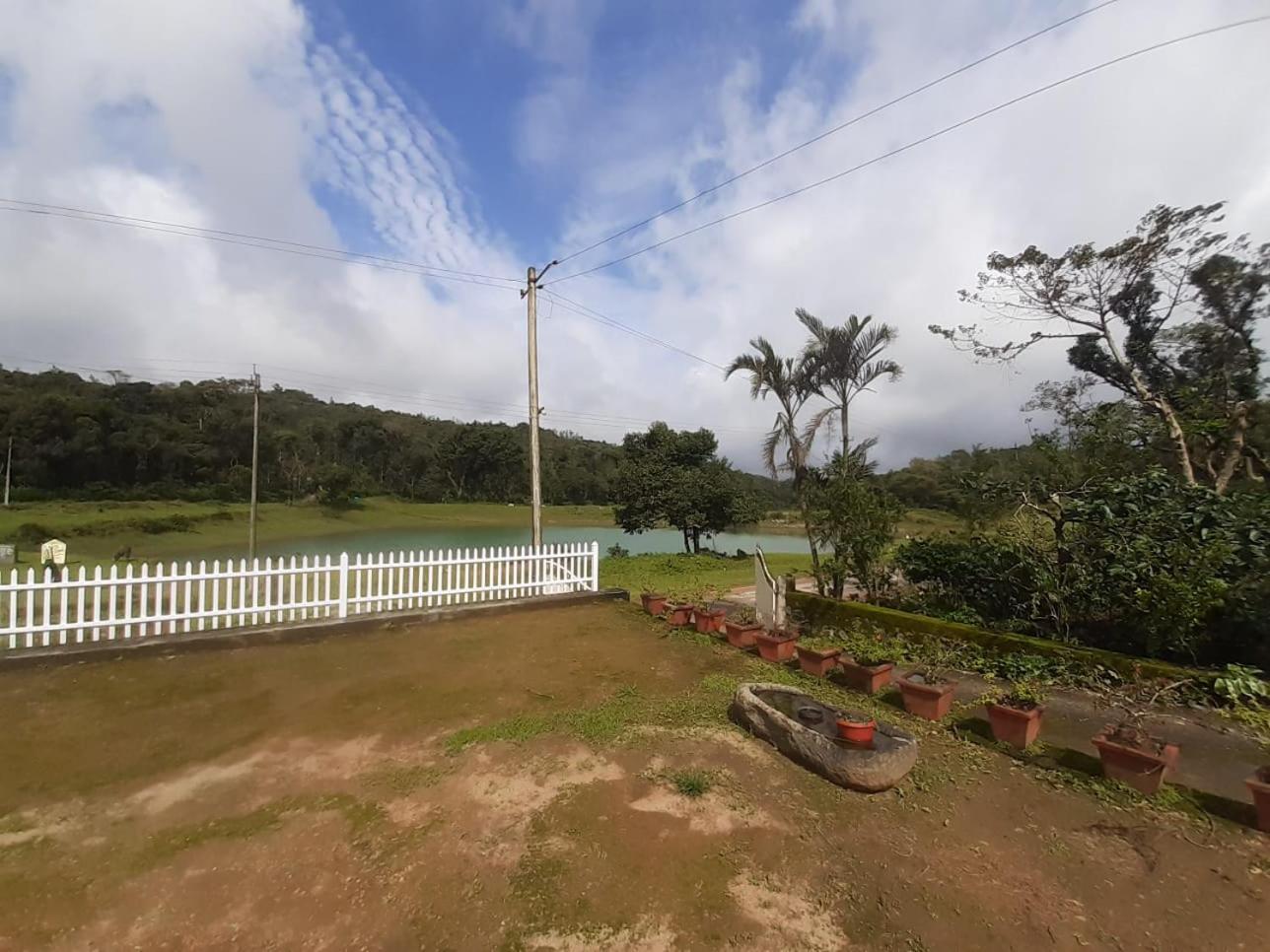 Athena Homestay Somvārpet Esterno foto