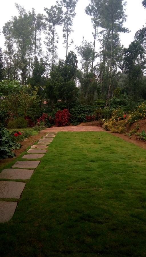 Athena Homestay Somvārpet Esterno foto